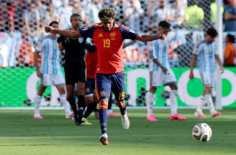 Soccer Football - FIFA World Cup 2026 - Final - Spain v Argentina - New York/New Jersey Stadium, East Rutherford, New Jersey, U.S. - July 19, 2026
Spain's Lamine Yamal celebrates winning the World Cup REUTERS/Amanda Perobelli