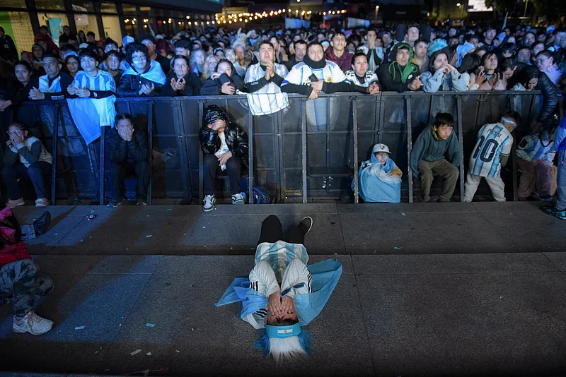 An argentina fan reacts during the FIFA World Cup final between Spain and Argentina in Rosario, Argentina, July 19, 2026. REUTERS/Farid Dumat Kelzi