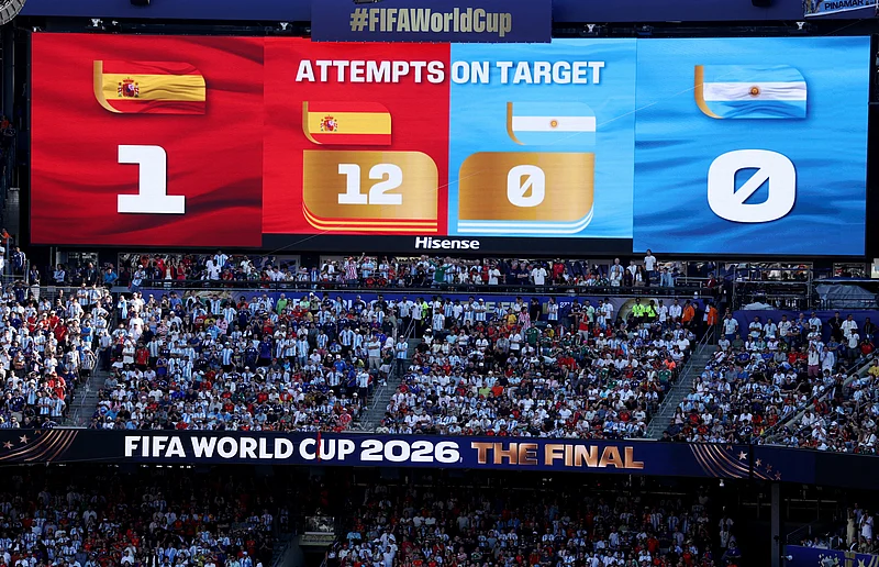 Soccer Football - FIFA World Cup 2026 - Final - Spain v Argentina - New York/New Jersey Stadium, East Rutherford, New Jersey, U.S. - July 19, 2026
General view as the big screen shows the score and shots on target during the match REUTERS/John Sibley     TPX IMAGES OF THE DAY