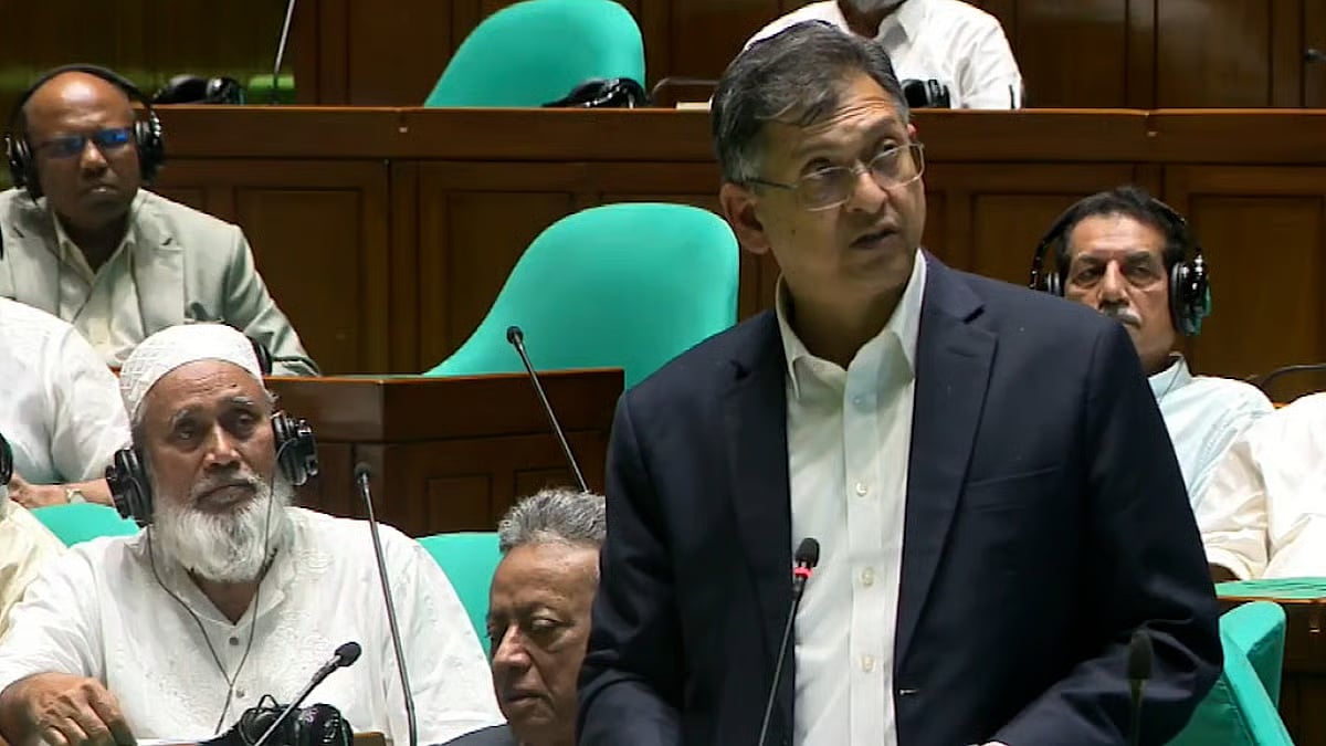 সংসদে বেনজীরের মতো কুখ্যাত ব্যক্তি নিয়ে আলোচনা করতে হচ্ছে: গৃহমন্ত্রী