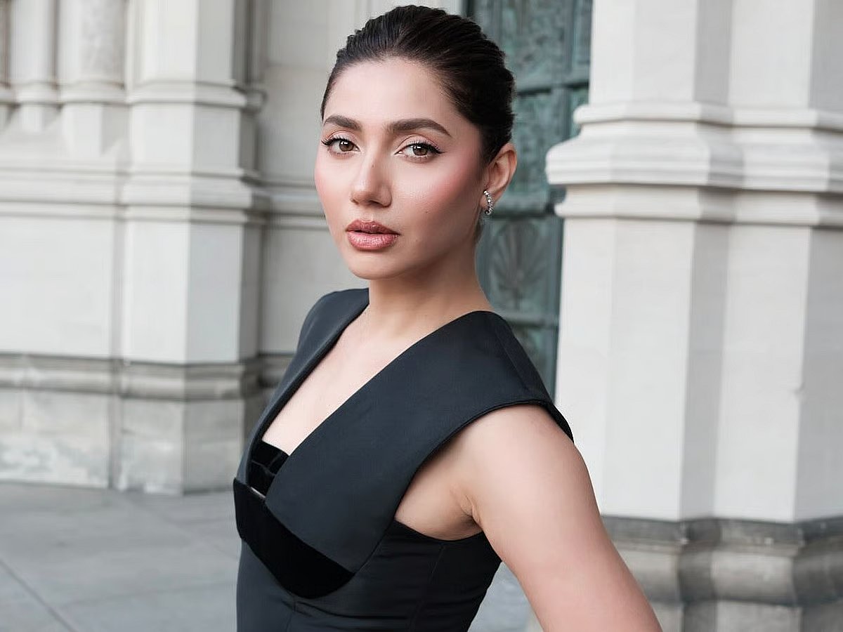 Actress Mahira Khan expecting second child at 41 - Prothom Alo English