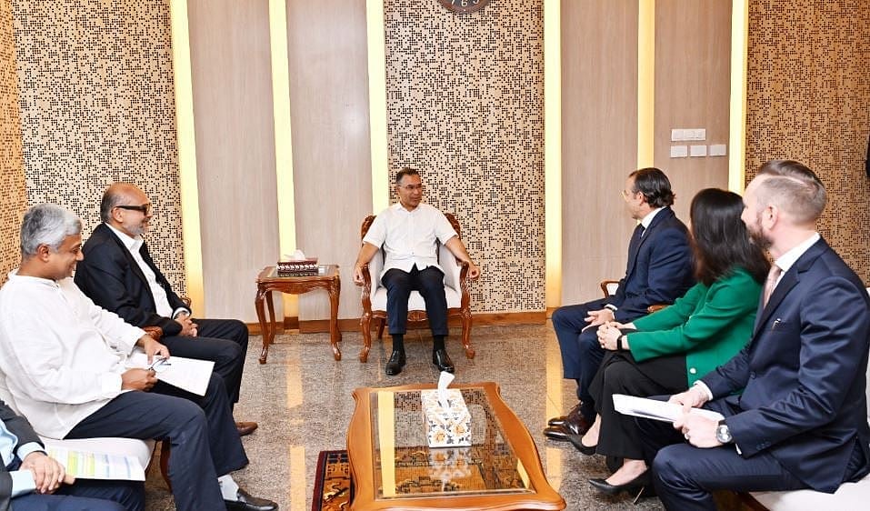 PM seeks more Chevron investment in gas sector - Prothom Alo English