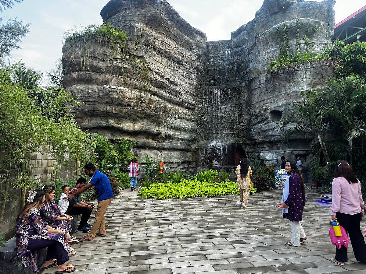 Discover Dhaka’s new Aquarium Park! - Prothom Alo English