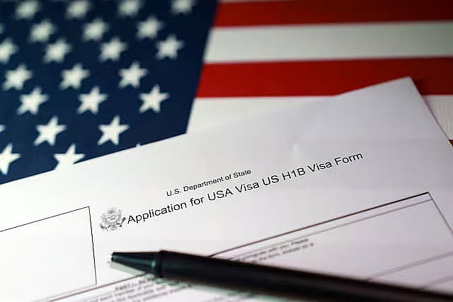 Trump extends push for $100,000 H-1B visas by another year - Prothom Alo English