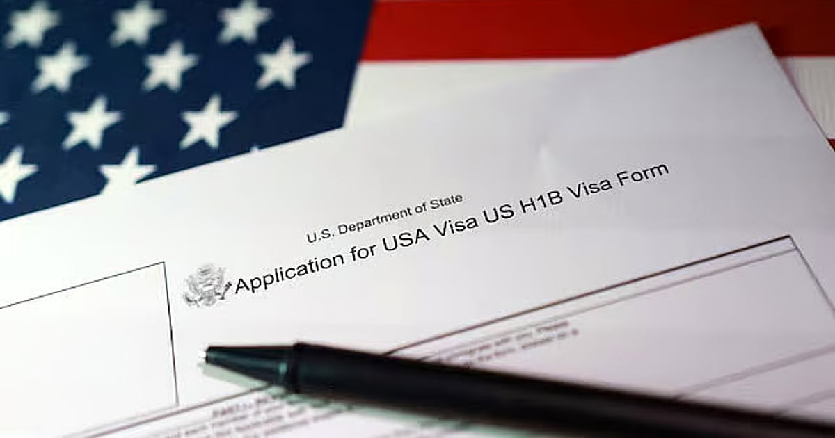 Trump extends push for $100,000 H-1B visas by another year - Prothom Alo English