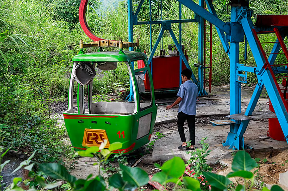 Cable car is now in ruins at Rangunia eco park - Prothom Alo English