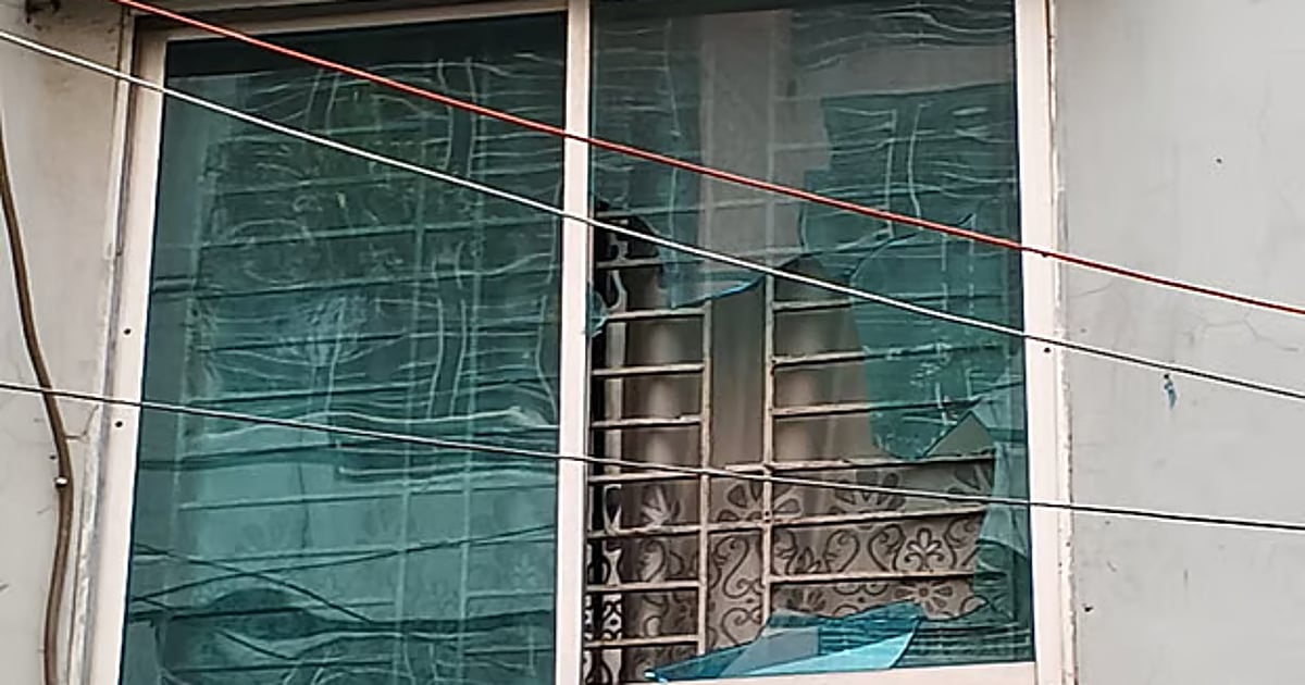 Miscreants attack Adabar house and attempt to take control of it - Prothom Alo English