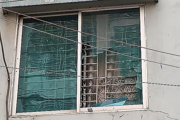 Police come under attack during raid, 2 injured in firing, 10 arrested - Prothom Alo English
