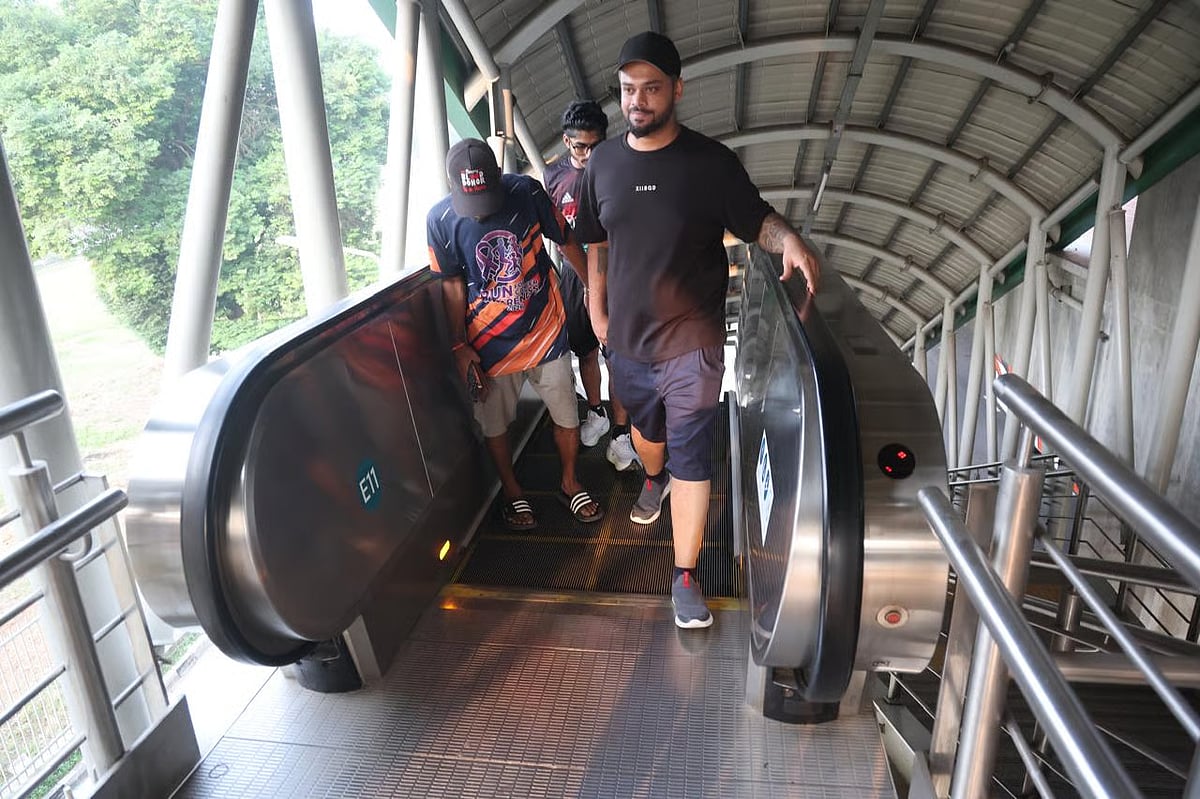 Protesters board metro rail in shorts to protest harassment of athlete trainer - Prothom Alo English