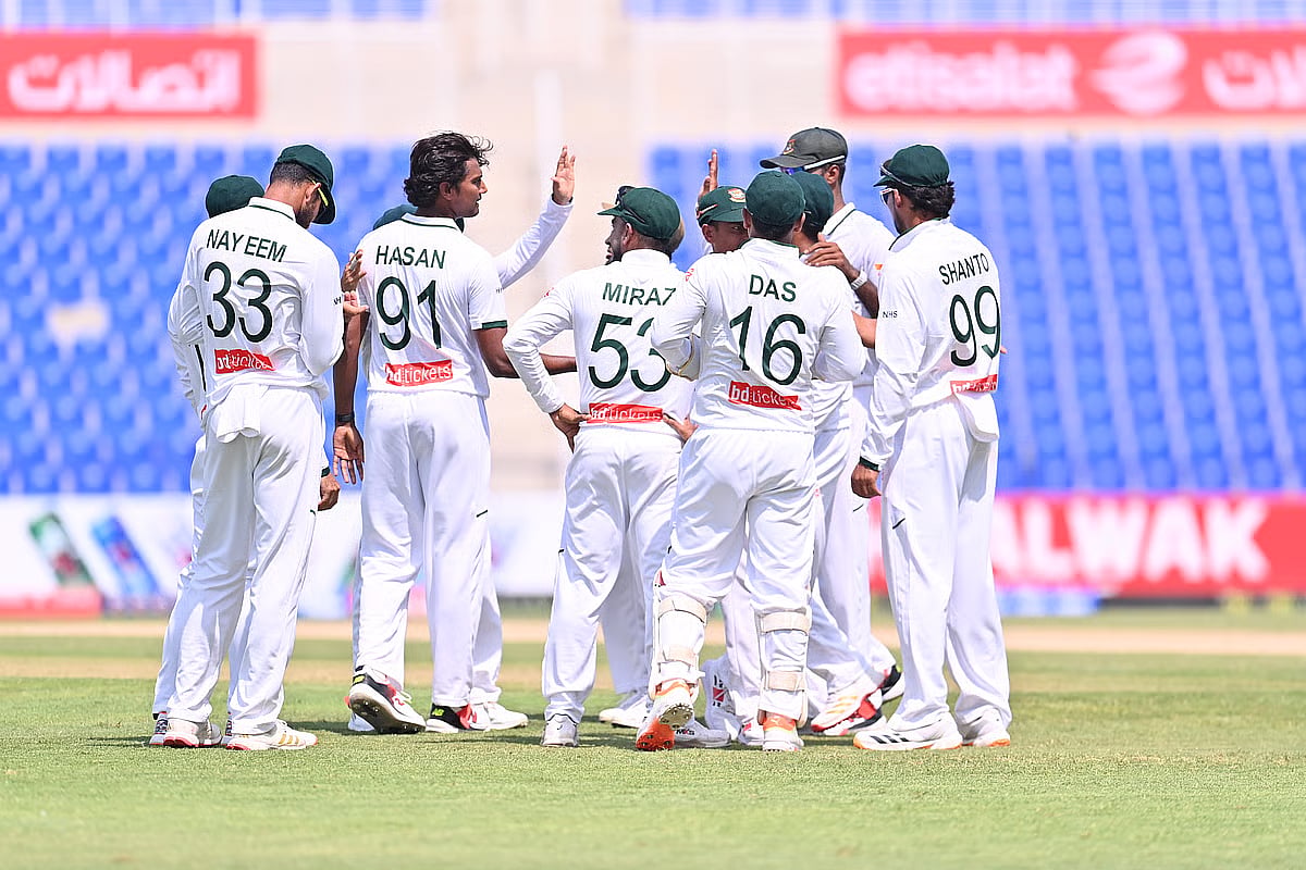 Afghanistan kämpft sich dank Rahmat zurück, liegt aber 135 Runs hinter ...