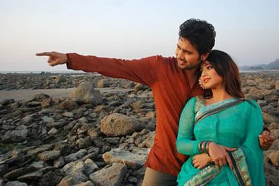 Faria and Mustafa Prokash are in a Bangla movie ' Akash Kata Dure'. Photo: Prothom Alo