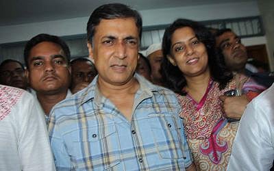 Abu Bakar Siddique and his wife Syeda Rizwana Hasan leave Narayanganj superintendent of police office on Friday. Photo: Pappu Bhatyacharya