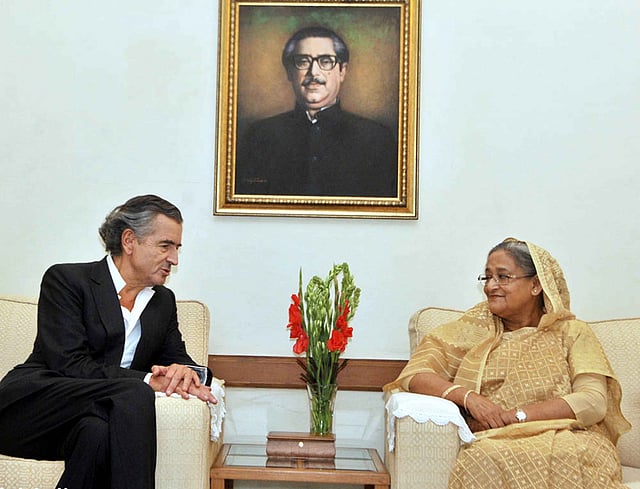 French journalist and Bangladesh Liberation War veteran Bernard-Henri Levy meets with Prime Minister Sheikh Hasina at her Gonobhaban residence in Dhaka on Saturday. Photo: Focus Bangla