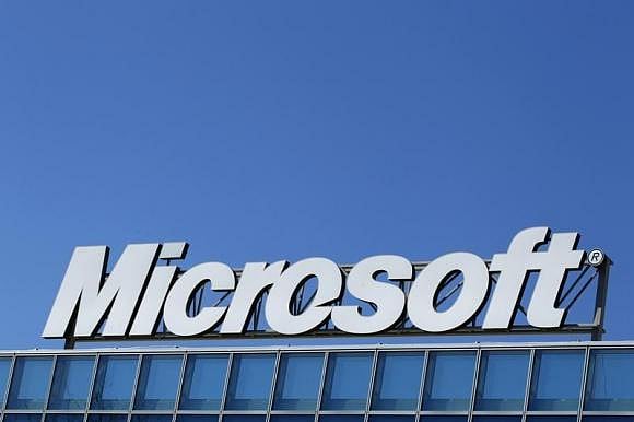 za--Microsoft rushed to fix browser after attacks