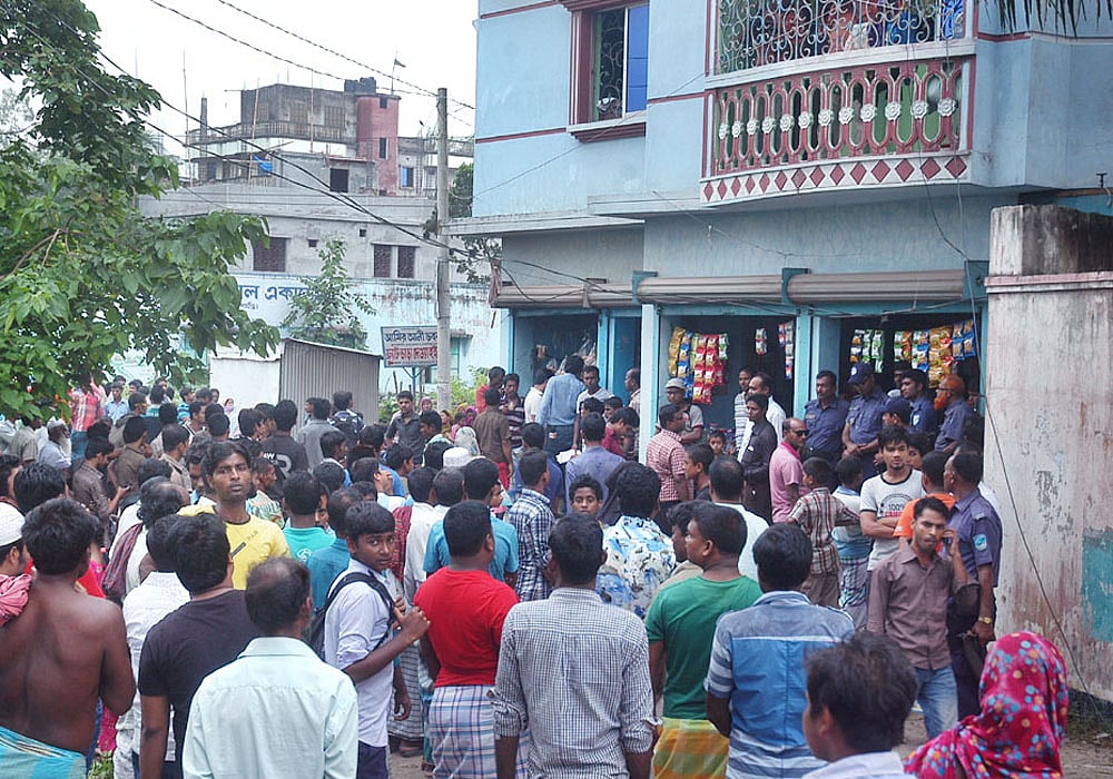 Four persons, including two minors, were found dead at a Keraniganj house in Dhaka on Wednesday. Photo: Focus Bangla