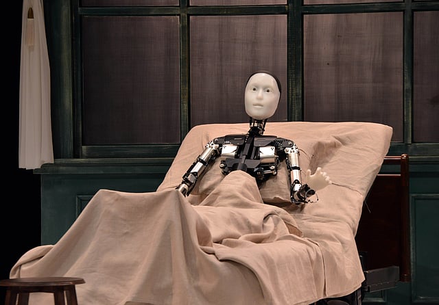 An android Repliee S1, produced by Japan's Osaka University professor Hiroshi Ishiguro, performing during a dress rehearsal in Yokohama, suburban Tokyo.  Photo: AFP