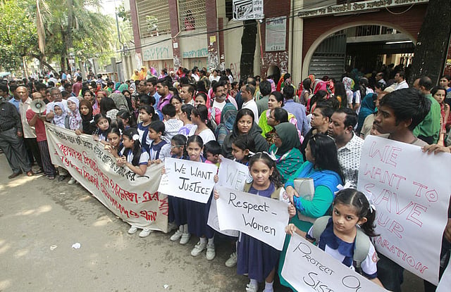 A group of guardians demonstrated in front of the Mohammadpur Preparatory School and College following the sexual assault. Photo: Sajid Hossain