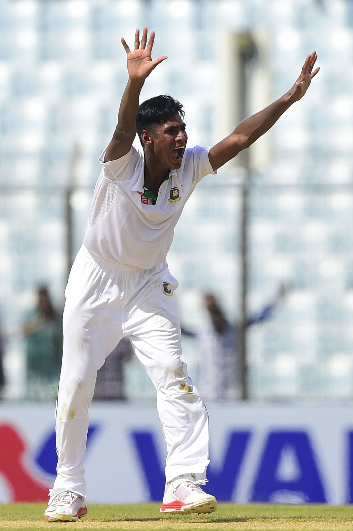 Bangladesh cricketer Mustafizur Rahman appeals successfully for leg before wicket decision against South Africa cricketer Jean-Paul Duminy during the first day of the first Test match between Bangladesh and South Africa at the Zahur Ahmed Chowdhury Stadium in Chittagong on July 21, 2015. AFP