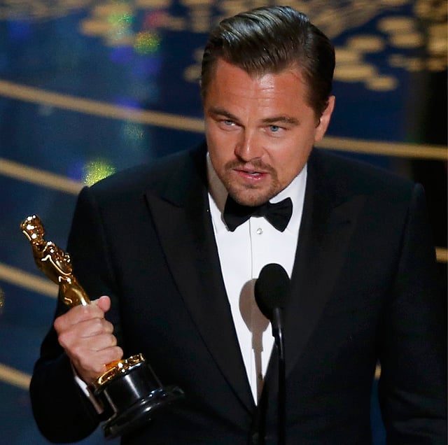 Leonardo DiCaprio holds the Oscar for Best Actor for the movie `The Revenant` at the 88th Academy Awards in Hollywood, California February 28, 2016. Photo: Reuters