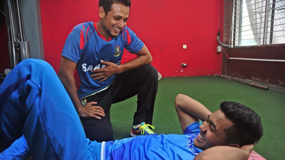 ICC suspends Arafat Sunny and Taskin Ahmed in ICC T20 World Cup. Photo: Prothom Alo