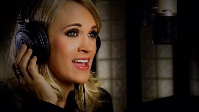 Singer Carrie Underwood