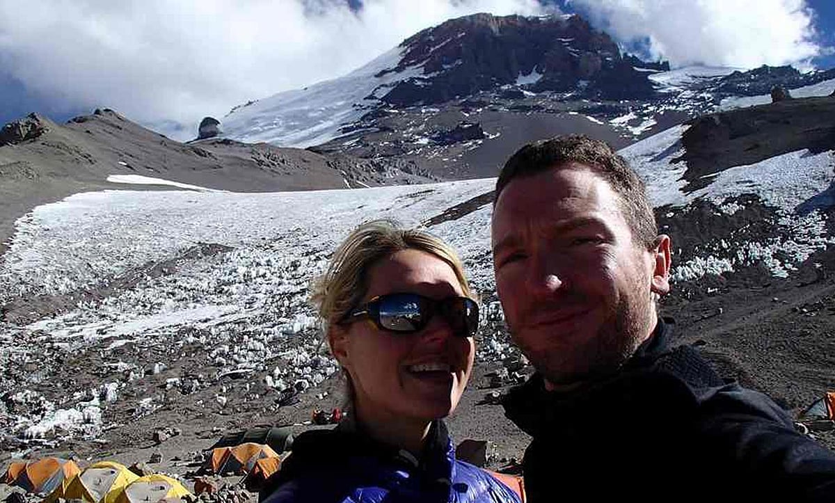 Husband reached Everest, wife waited for death. Photo: The Guardian