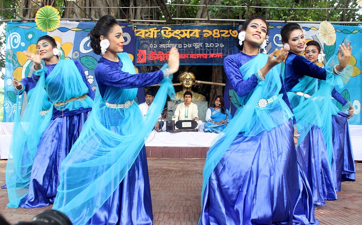 Artistes perform at an event ‘Barsha (monsoon) Festival’ organised by Bangladesh Udichi Shilpigosthi at Nazrul Manch of Bangla Academy to welcome the rainy season on Wednesday. Photo: Focus Bangla