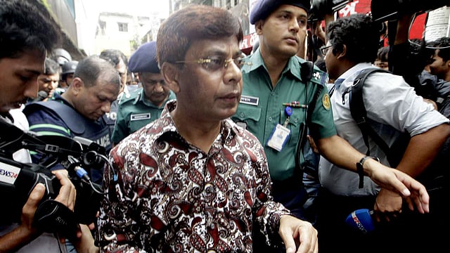 IGP Shahidul Haque speaks to the media. Photo : Sajid Hossain