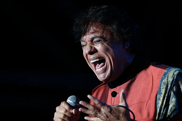 Mexican singer Juan Gabriel, 'el Divo de Juarez', launches his tour 'Celebrating 2014' with a concert in Lima, on 14 August, 2014. Photo: AFP