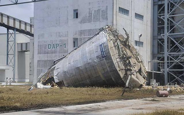 Blast in Di-Ammonium Phosphate Fertilizer (DAP) Company Ltd. Photo: Showrov Das