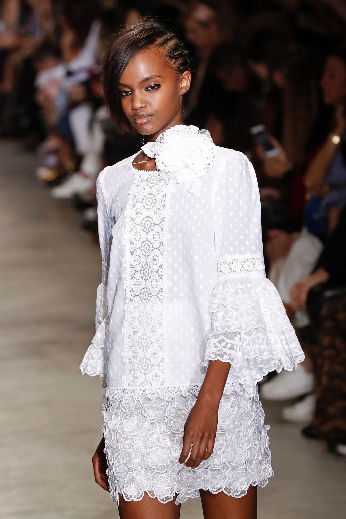 A model presents a creation for Andrew GN during 2017 Spring/Summer ready-to-wear collection fashion show, on 30 September, 2016 in Paris. Photo: AFP