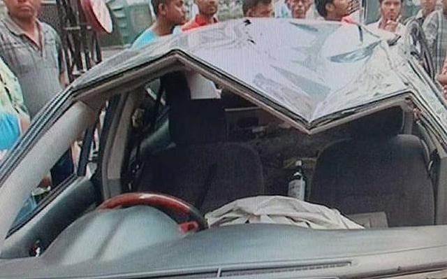 This car hits and kills an elderly couple in Shewrapara. Photo--Prothom Alo