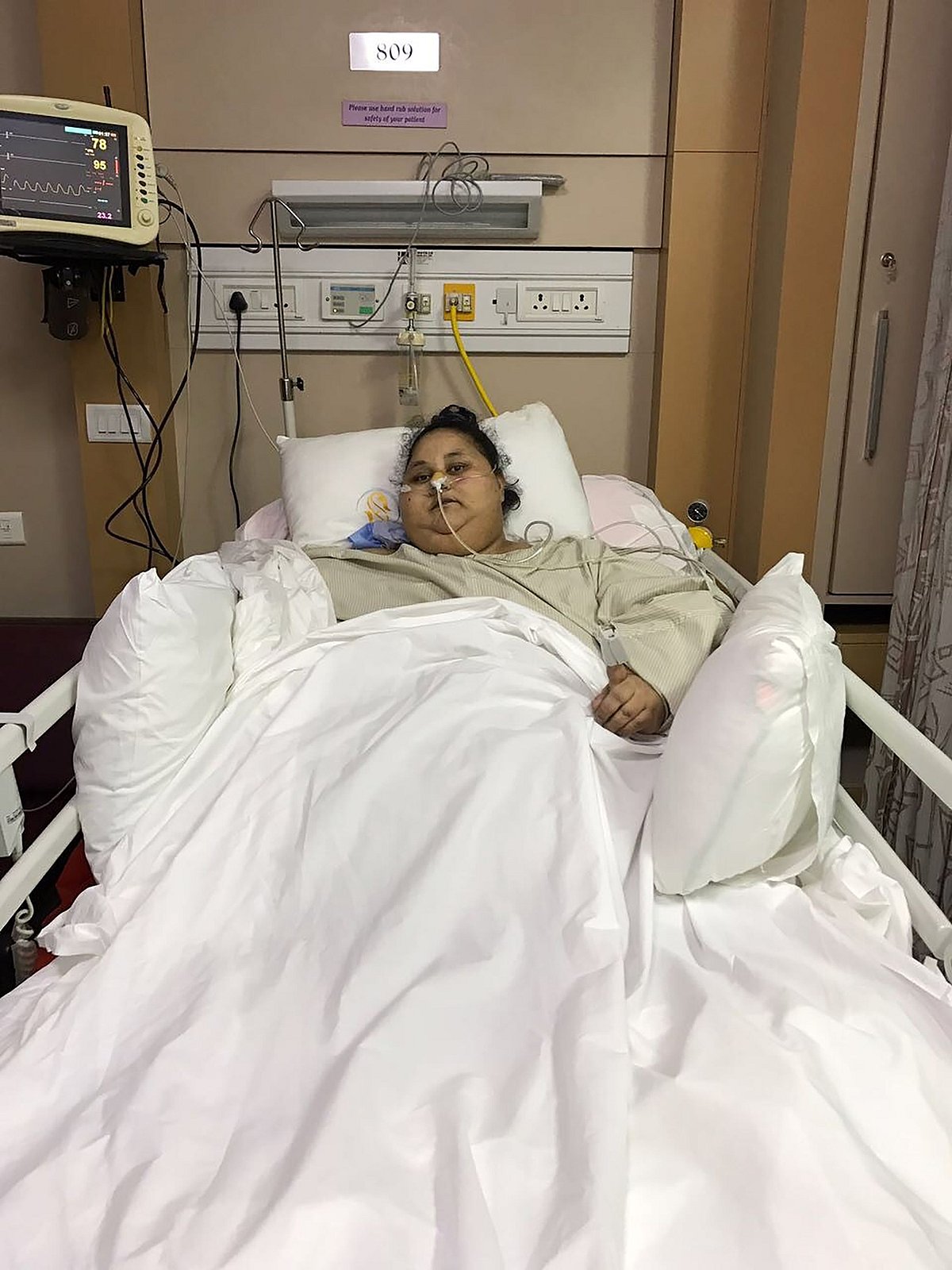 This handout photograph released by The Saifee Hospital on March 9, 2017, shows Egyptian patient Eman Ahmed Abd El Aty as she lies in a hospital bed at The Saifee Hospital in Mumbai on March 8, 2017, after an operation. AFP