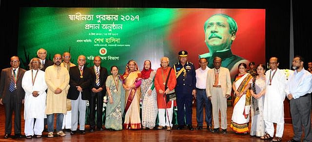 Prime minister Sheikh Hasina hands over the Independence Award 2017 to Bangladesh Air Force and 15 distinguished personalities including 1971 veterans. Photo: Prothom Alo