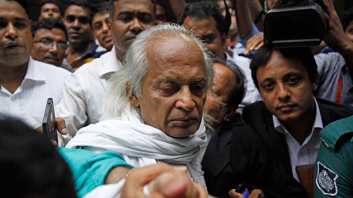 Farhad Mazhar being taken to court. Photo: Prothom Alo