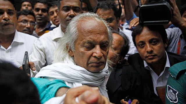 Farhad Mazhar being taken to court. Photo: Prothom Alo