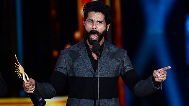 Winner of Best Performance in a Leading Role - Male, Shahid Kapoor for `Udta Punjab` accepts his award during 18th International Indian Film Academy (IIFA) Festival at the MetLife Stadium in East Rutherford, New Jersey, on 16 July, 2017. Photo: AFP