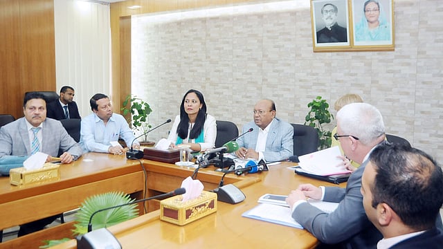 UK prime minister’s trade envoy to Bangladesh Rushanara Ali MP holds a meeting with commerce minister Tofail Ahmed at his secretariat office on Monday. Photo: PID
