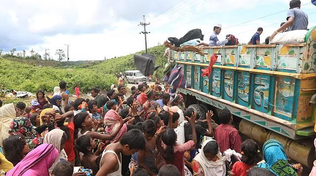 The government on Wednesday forbade three NGOs from distributing relief materials among the Rohingyas. Prothom Alo File Photo