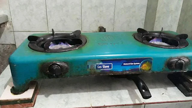 Gas pressure remains low in many parts of the capital. The photo was taken from the capital’s Kathalbagan area on 2 July 2018. Photo : Prothom Alo