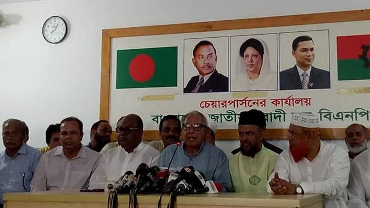 BNP leader Nazrul Islam Khan briefs after the meeting of 20-party alliance. Photo: UNB
