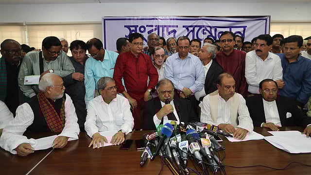 Oikya Front leaders including Kamal Hossain and Mirza Fakhrul Islam Alamgir hold a press conference at the National Press Club on Sunday. Photo: Sajid Hossain