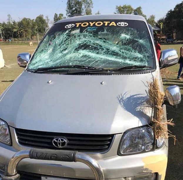 Vandalised car of BNP secretary general Mirza Fakhrul Islam Alamgir`s motorcade in Thaukurgaon on Tuesday. Photo: Prothom Alo