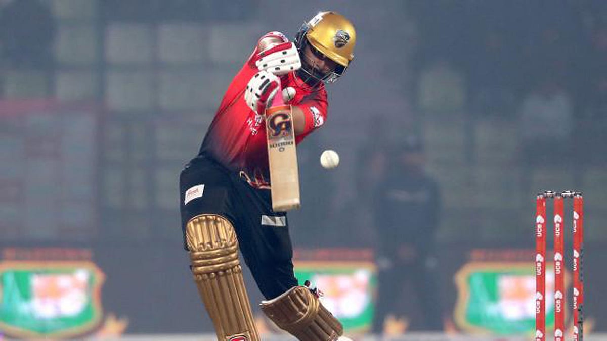 Victorians opener Tamim Iqbal plays a shot in the match against Titans at Sylhet International Stadium on 18 January. Photo: Prothom Alo