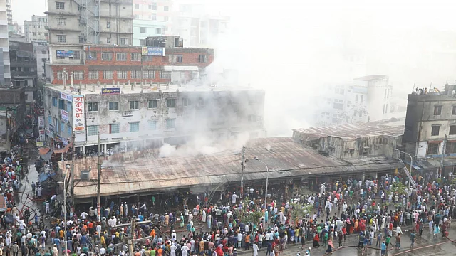Fire breaks out at Malibagh kitchen market in Dhaka on 18 April. Photo: Abdus Salam