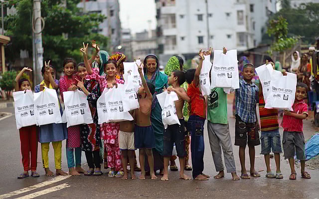 Knorr, along with Bidyanando Foundation and Procheshta Foundation, has taken an initiative to distribute donated Iftar in different parts of Dhaka city as part of its Spirit of Ramadan campaign.