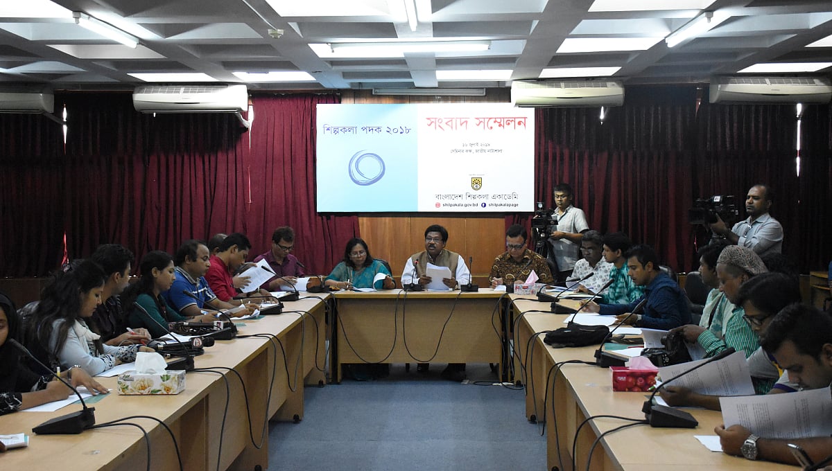 Bangladesh Shilpakala Academy director Liaquat Ali Lucky announces the names of Shilpakala Padak-2018 recipients at a press conference in Dhaka on Tuesday. Photo: UNB