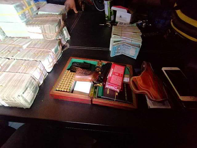 Rapid Action Battalion arrests Jubo League central committee leader SM Golam Kibria Shamim and recovers huge amount of money from his office in Niketan area of Dhaka on 20 September, 2019. Photo: Sazid Hossain