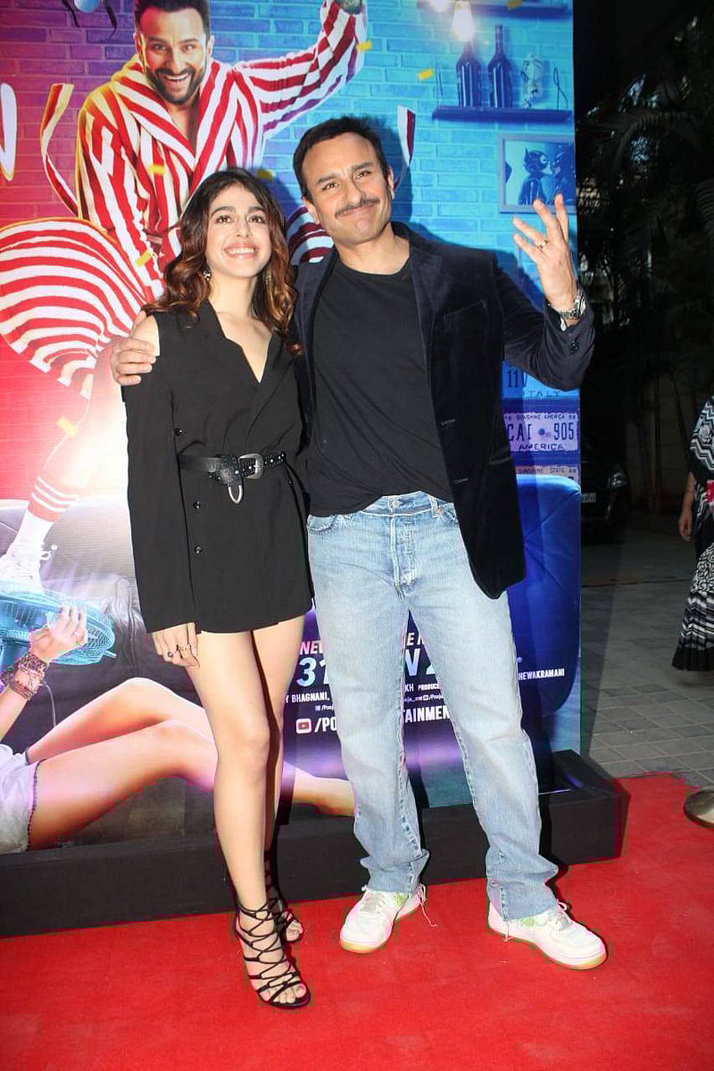 Saif Ali Khan and Alaya F pose for camera. Photo: Twitter