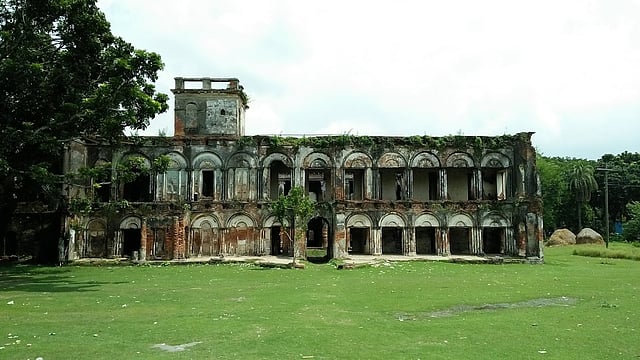 Teota zamindar bari. Photo: Nusrat Nowrin